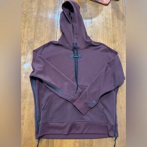 On Running Women's Hoodie - Mulberry
